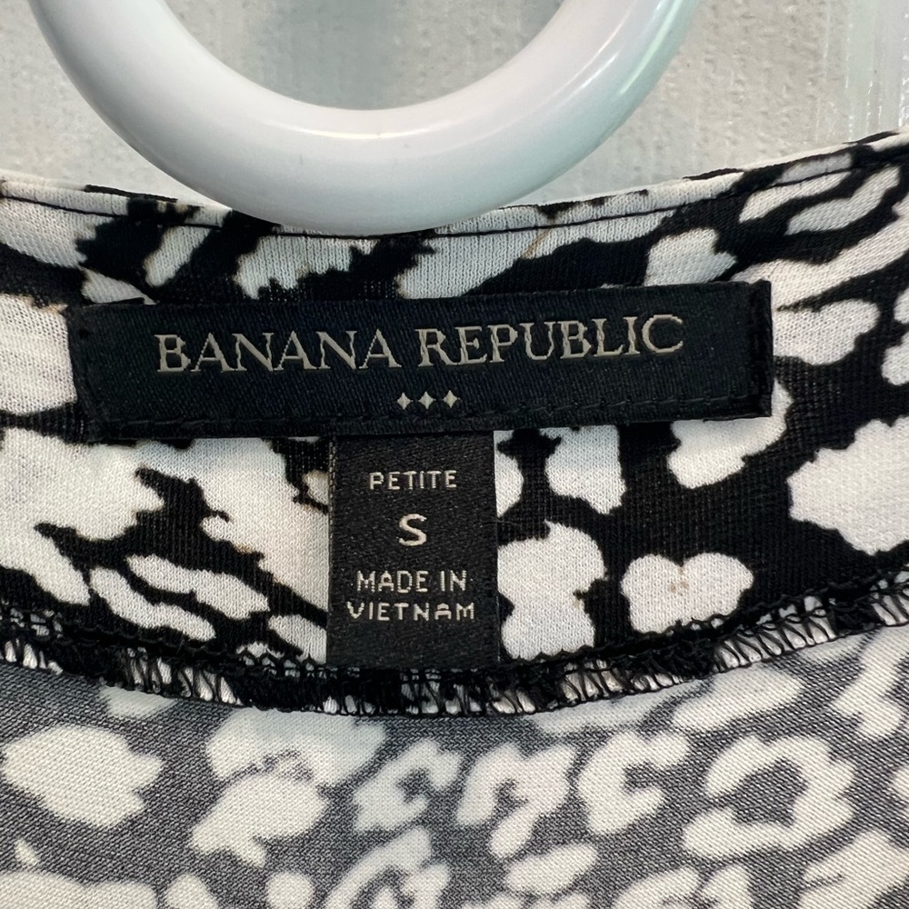 Banana Republic Wrap Dress, Size Petite S, never worn